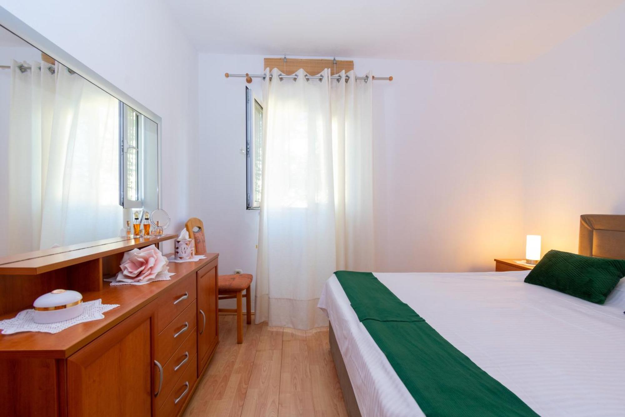 Apartments By The Sea Mandre, Pag - 4093 Kolan Szoba fotó